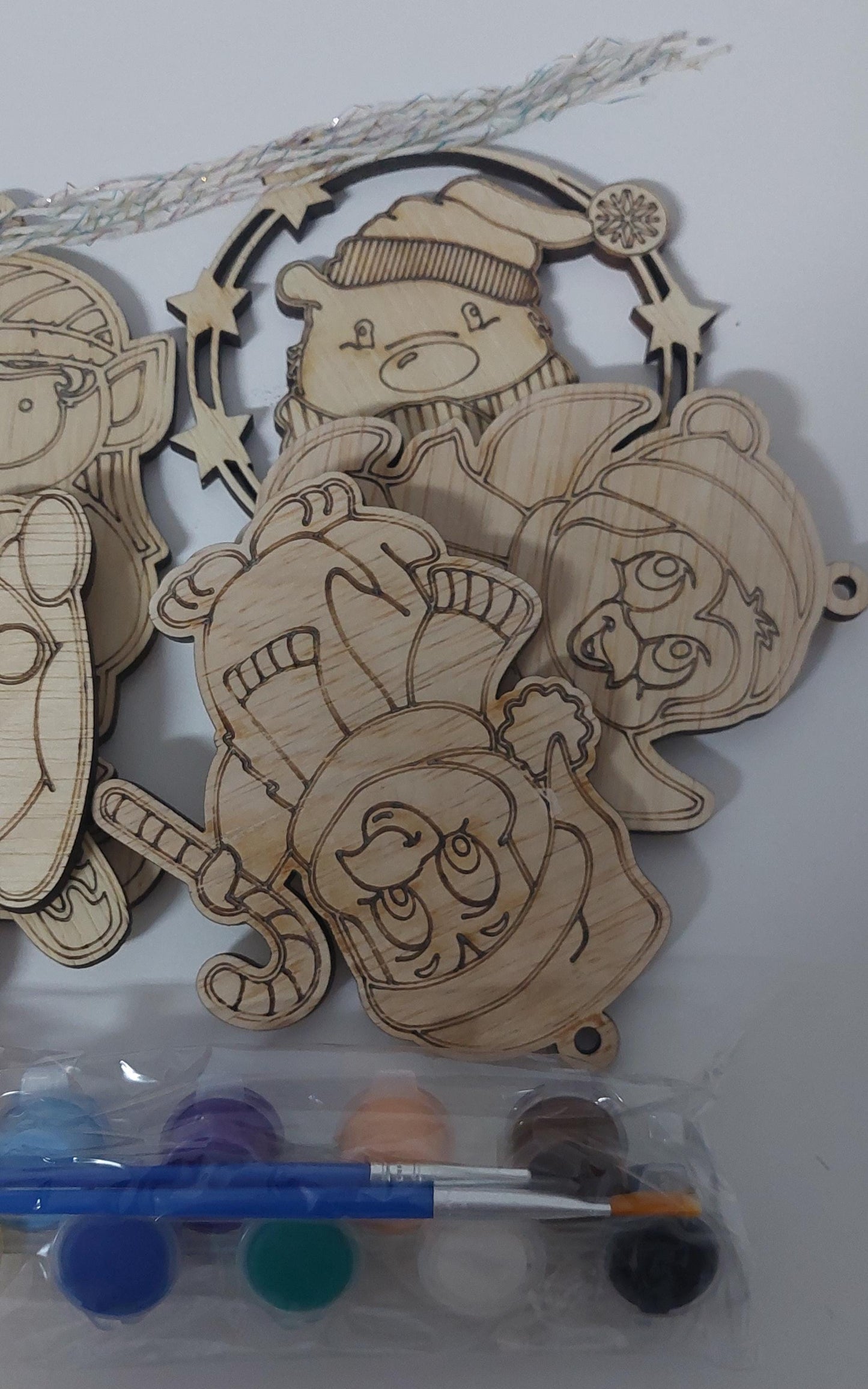 DIY Christmas Ornament Painting Kit: Sande Plywood, Kids Holiday Craft