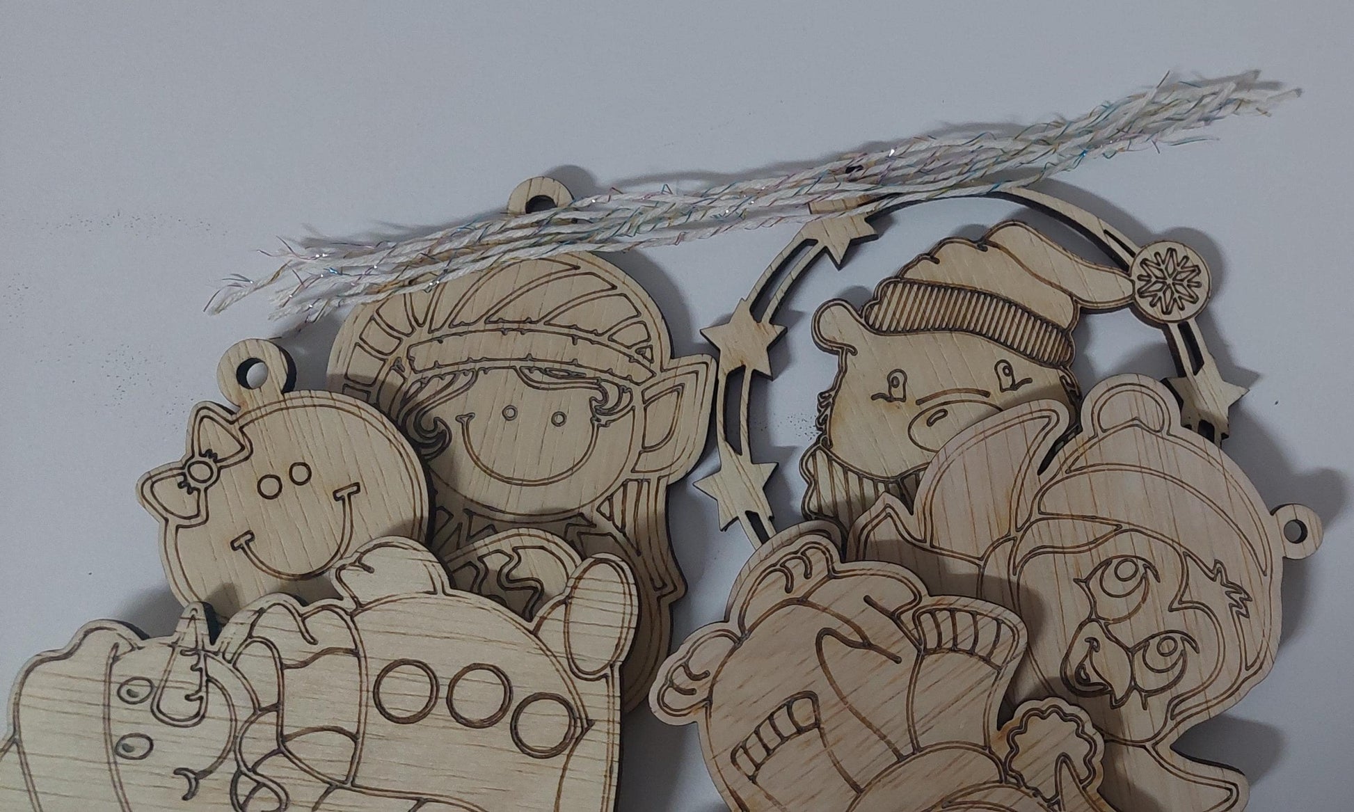 DIY Christmas Ornament Painting Kit: Sande Plywood, Kids Holiday Craft