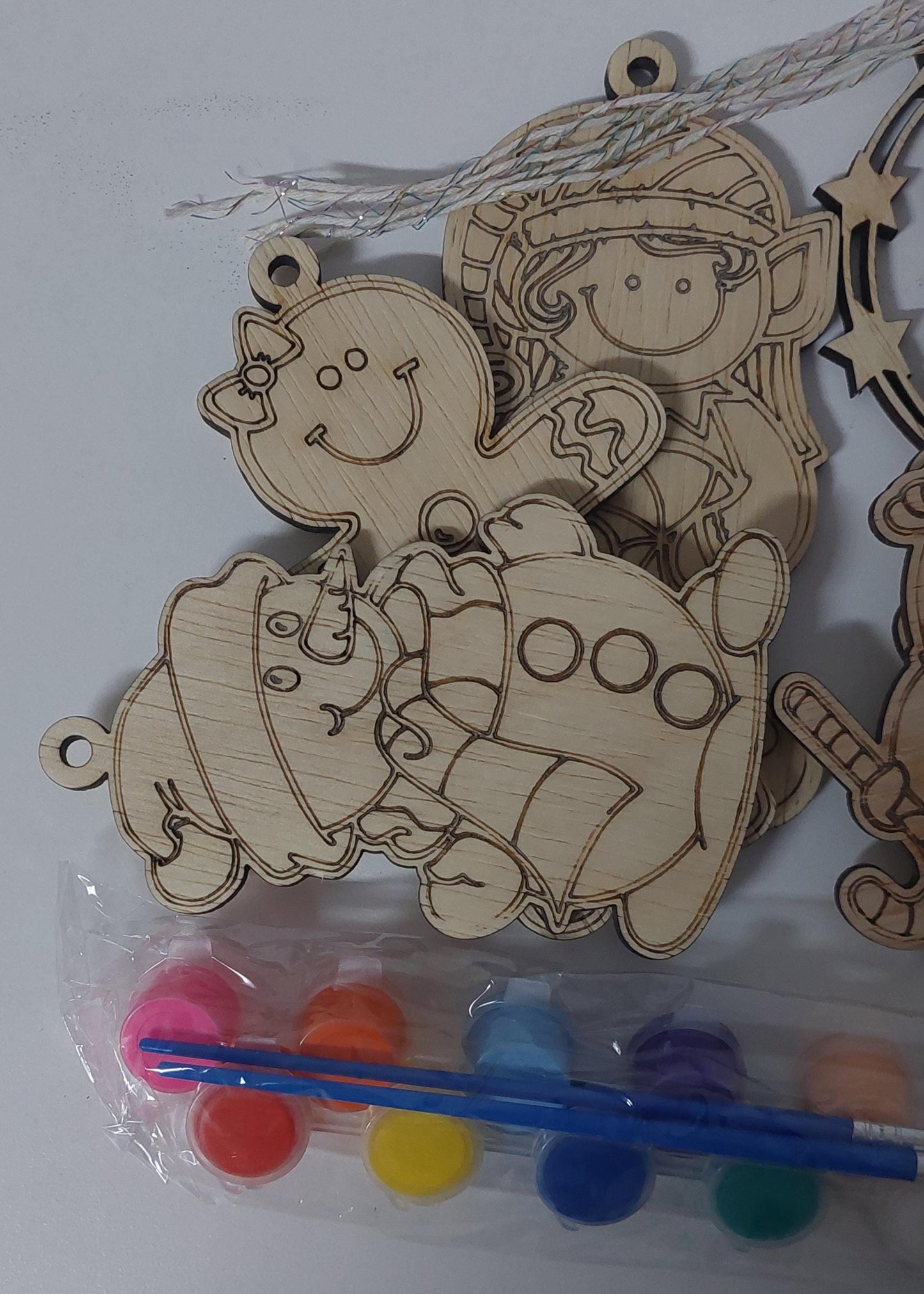 DIY Christmas Ornament Painting Kit: Sande Plywood, Kids Holiday Craft
